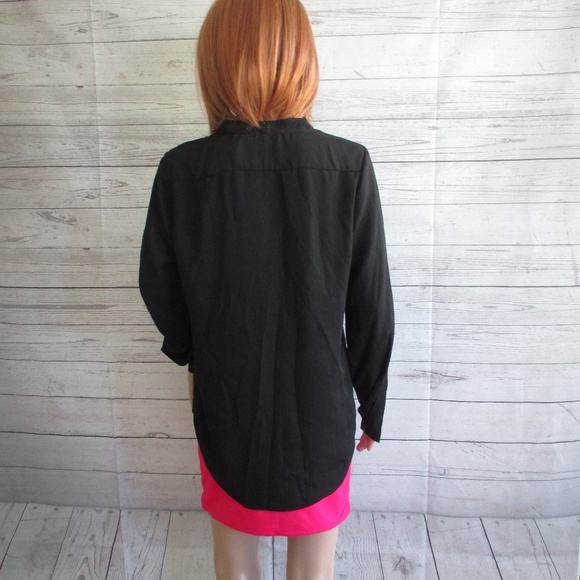 NWT - PATRICIA LUCA pretty black V-neck blouse - sz M - MSRP $88.00 - Picture 3 of 3